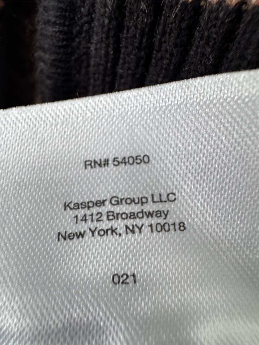 Anne Klein Black and Tan Geometric Zip-Front Turtleneck Sweater - Picture 6 of 9